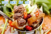 Tối nay ăn gì: Lẩu đuôi bò thơm ngon cho ngày gió mùa về