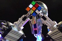 Video: Chiêm ngưỡng khả năng giải khối rubik siêu nhanh của robot