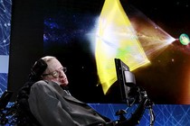 Stephen Hawking: Con cái giới siêu giàu sẽ trở thành siêu nhân