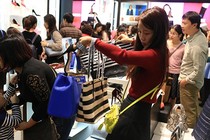 Sự thật Black Friday: Giảm giá sập sàn, vét túi khách hàng ăn lãi ngàn tỷ