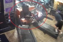 Video: Nữ tài xế lái Mercedes tông thẳng phòng gym, suýt làm chết người