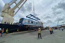 Cận cảnh tàu metro số 1 về tới Sài Gòn