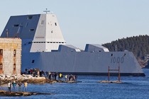 Mỹ mất sạch thể diện vụ siêu hạm Zumwalt chết máy