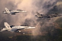 Mỹ nâng cấp "Ong bắp cày" F/A-18E/F để kết hợp với F-35 nhằm "đè bẹp" Su-57 của Nga 