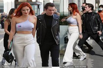 Công chúa Disney Bella Thorne bận áo không nội y khoe vòng 1 bốc lửa 