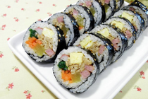 Cách làm cơm cuốn Kimbap chuẩn ẩm thực Hàn Quốc