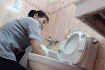 Dư luận dậy sóng với hình ảnh NV khách sạn “dùng khăn tắm lau bồn cầu”