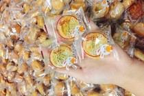 Bánh trung thu 2.000 đồng/chiếc, kho hàng chục tấn toàn in chữ Tàu