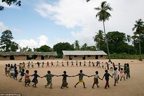 Những hình ảnh xúc động bảo vệ trẻ em của UNICEF