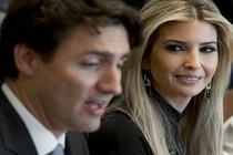 Con gái Tổng thống Trump “đắm đuối” nhìn Thủ tướng Canada 