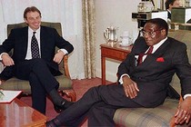 Những khoảnh khắc đáng nhớ trong cuộc đời Tổng thống Zimbabwe Robert Mugabe