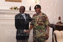 Cận cạnh cuộc đàm phán giữa Tổng thống Mugabe và Quân đội Zimbabwe