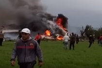 Video: Rơi máy bay quân sự, hàng trăm người chết ở Algeria