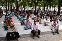 Cám cảnh dân nghèo Bangladesh "quay cuồng" trong mùa dịch COVID-19