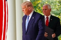 Tổng thống Trump và "phó tướng" Mike Pence làm hòa