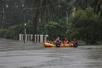 "Bom mưa" gây lũ lụt tồi tệ nhất trong 50 năm ở Australia