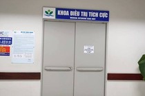 Bị bỏ quên trên xe đưa đón học sinh, bé 3 tuổi nhập viện