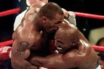 Giây phút hủy hoại sự nghiệp lừng lẫy của Mike Tyson