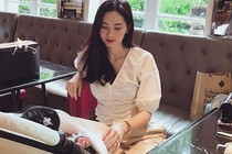 Hoa hậu Đặng Thu Thảo khoe bữa ăn rau củ đầu tiên của con gái