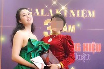 Phi Thanh Vân khoe vẻ gợi cảm hậu dao kéo lần thứ 21