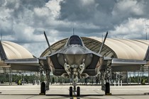 Đắng lòng siêu tiêm kích F-35C không mang được tên lửa AIM-9X