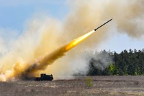 Cận cảnh siêu rocket Ukraine bắn xa 130km khiến Nga “lạnh gáy”