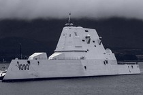 Nếu "Peter Đại đế" Nga và Zumwalt DDG1000 Mỹ giao chiến, tàu nào sẽ thắng?