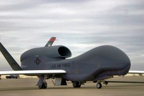 Quá lo sợ Trung Quốc, Mỹ loại biên sớm 20 UAV Global Hawk