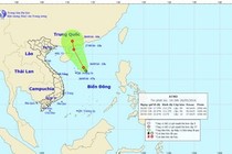 Áp thấp nhiệt đới trên Biển Đông, Hà Nội tiếp tục mưa lớn