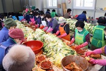 Chuyện lạ có thật: Người dân Hàn Quốc chật vật vì khủng hoảng... kimchi