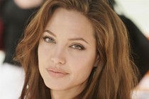 Bí mật đời sống vợ chồng của Angelina Jolie năm 14 tuổi