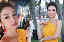 “Hoa hậu 4 con” Jennifer Phạm khoe thân hình đồng hồ cát qua gương