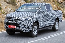 Toyota Hilux 2015 bí ẩn "khiêu khích" dân chơi