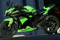 Vẻ đẹp khó cưỡng của siêu mô tô Kawasaki Z300