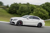 Chi tiết hai mẫu C-Class mạnh mẽ nhất nhà Mercedes