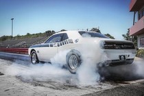 Đốt cháy đường đua cùng “gã cơ bắp” Dodge Challenger Drag Pak