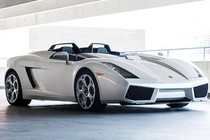 Soi “siêu bò, siêu độc” Concept S mui trần nhà Lamborghini 