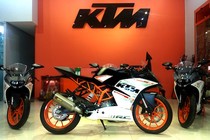 KTM Việt Nam tặng hàng loạt đồ chơi cho khách mua xe