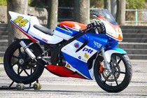 Xem 2 kỳ khói thơm Honda NSR 150SP lên đời xe đua “xịn"