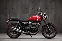 Triumph ra mắt Street Twin “đấu” với Ducati Scrambler