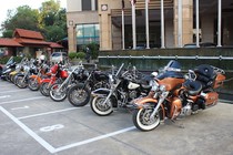 Dàn xế khủng Harley-Davidson ''xếp lốp'' tại HN