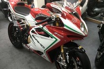 Siêu môtô MV Agusta F4 RC 2015 giá 1,3 tỷ cập bến VN