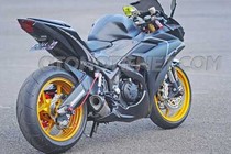 Chiêm ngưỡng Yamaha R25 phong cách siêu môtô