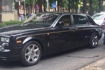 Rolls-Royce Phantom rồng 40 tỷ "gặp hạn" tại Sài Gòn