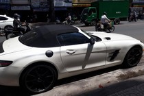 Mercedes-Benz SLS bạc tỷ của đại gia Trung Nguyên