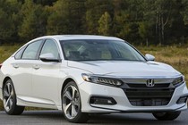 Honda Accord 2018 giá 535 triệu “đấu” Toyota Camry