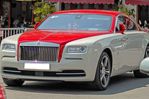 Xe sang Rolls-Royce Wraith màu độc dạo phố HN