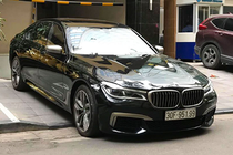 Cận cảnh BMW M760Li giá hơn 12 tỷ ở Việt Nam