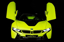 BMW i8 Roadster LimeLight Edition xanh nõn chuối "siêu độc"