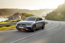 Crossover cỡ nhỏ Mercedes-Benz GLA 2021 tinh tế và mạnh mẽ